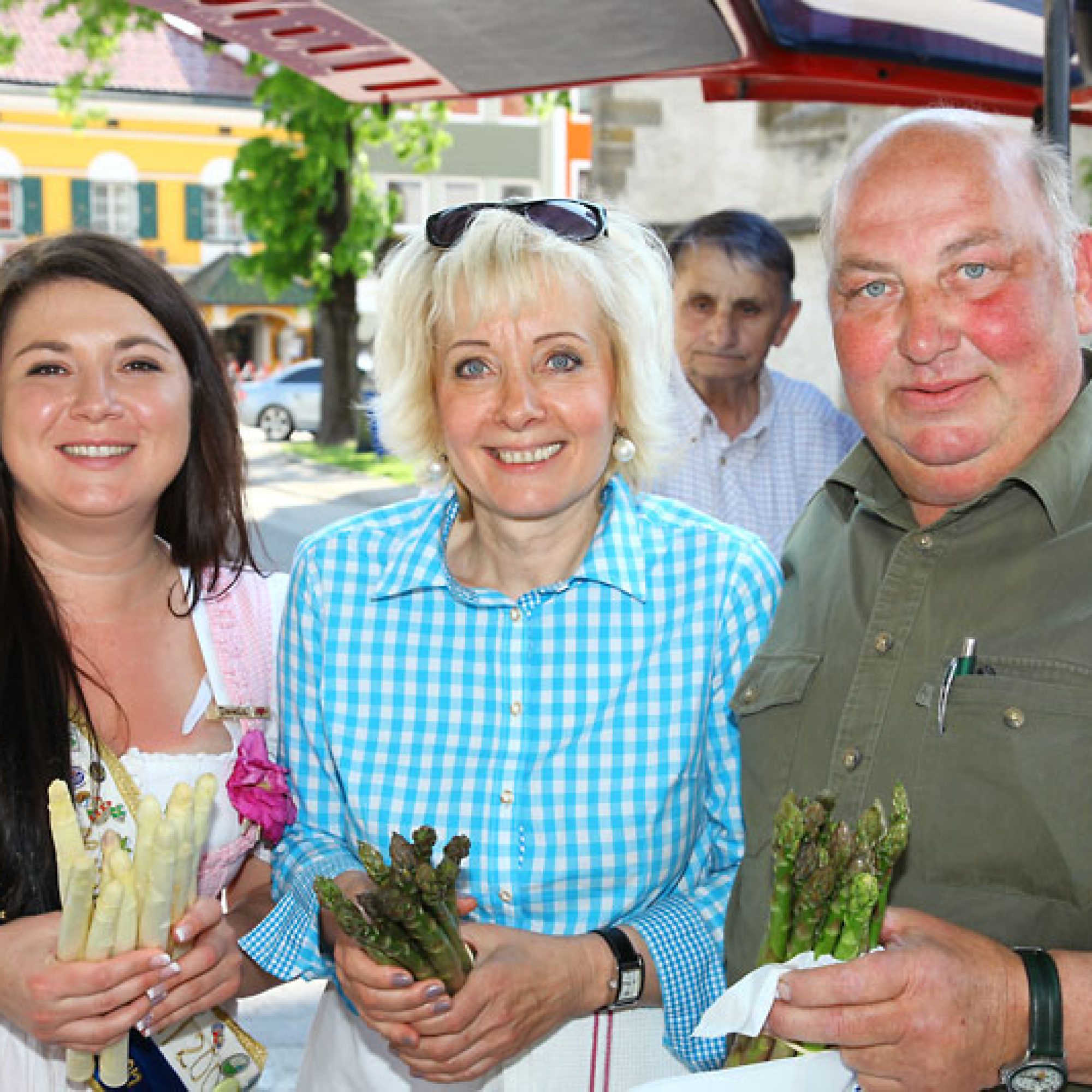 Spargelmarkt am Perger Wochenmarkt 2014