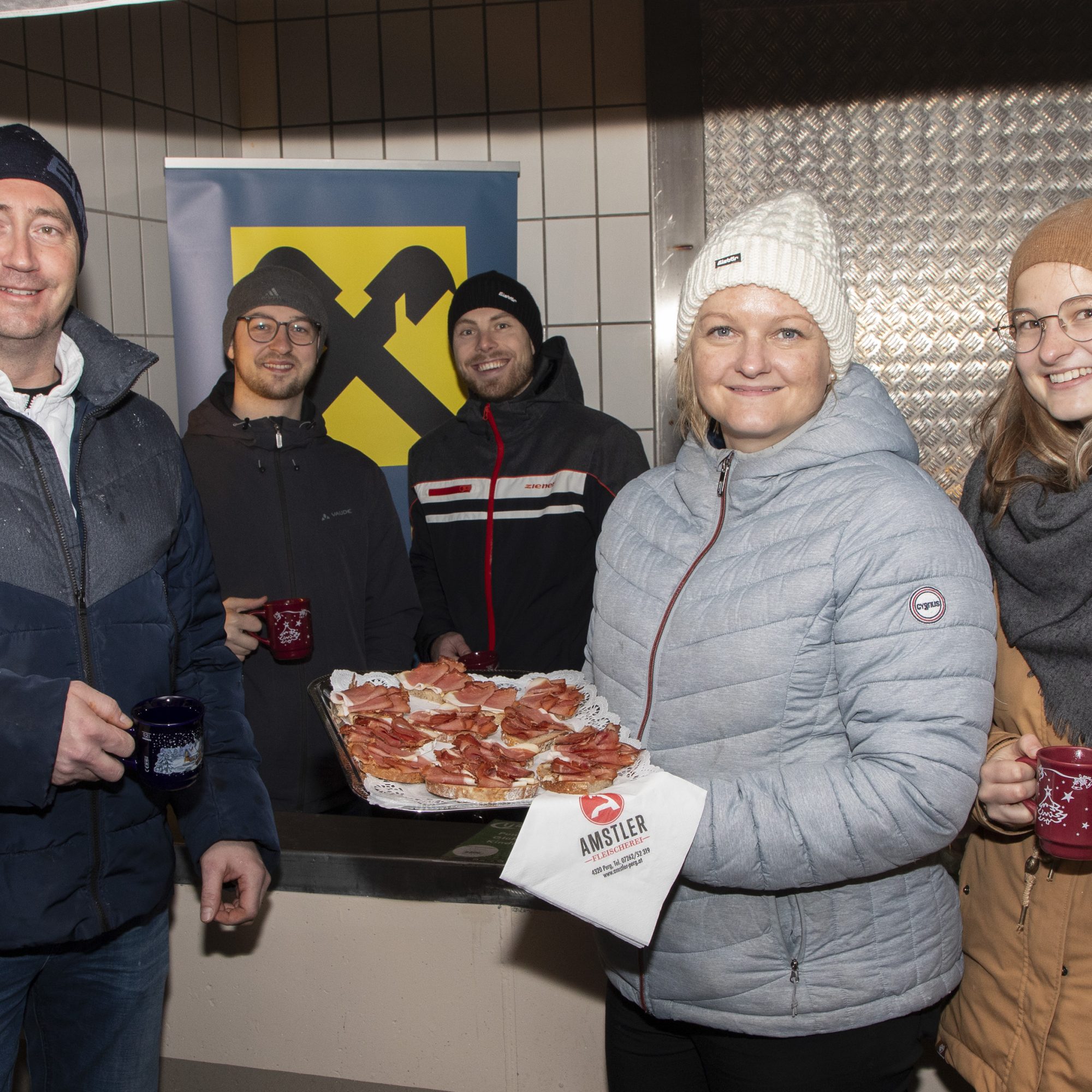 LJ Benefiz-Punschstand bei Firma Amstler
