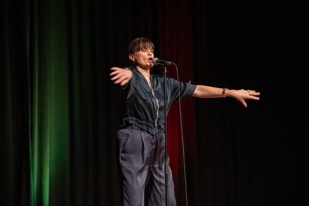 Eva Maria Marold begeisterte mit „Radikal inkonsequent“ in Perg