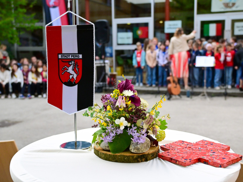 Er&ouml;ffnung der Volksschule in Perg nach Umbau